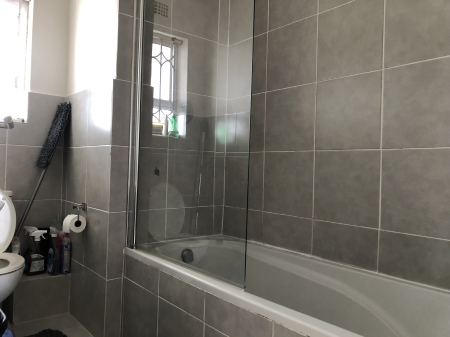 2 Bedroom Property for Sale in Muizenberg Western Cape